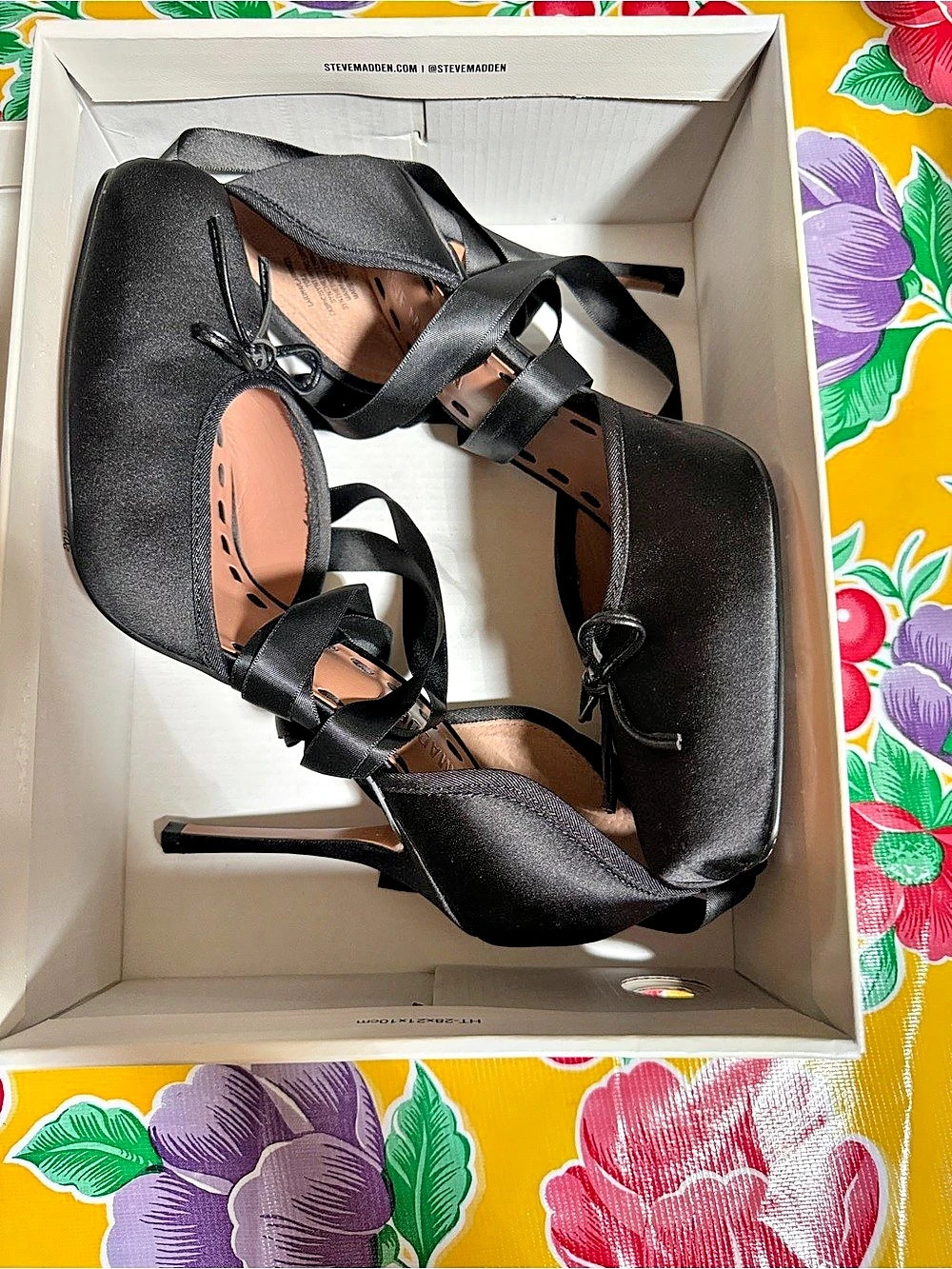Steve Madden Larina Black Satin Heels US 10